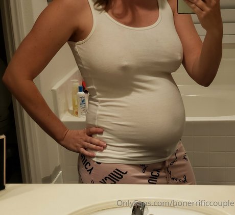Nacktes geleaktes OnlyFans-Foto von Bonerrificcouple