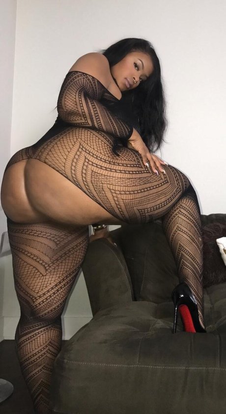 Nacktes geleaktes OnlyFans-Foto von Nars