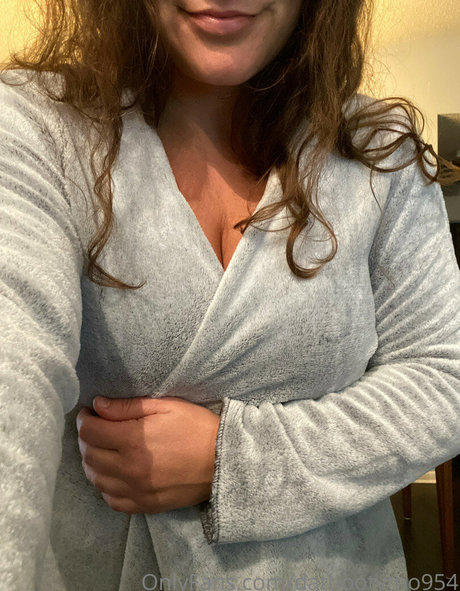 Nacktes geleaktes OnlyFans-Foto von Datbootytho954