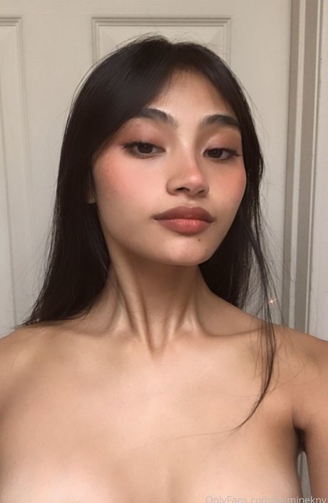 Nacktes geleaktes OnlyFans-Foto von Jasminekny