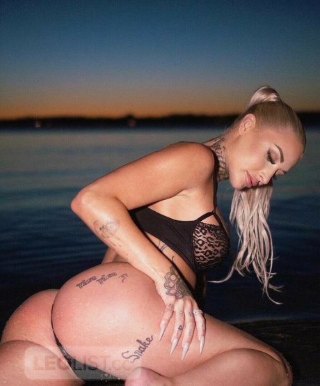 Nacktes geleaktes OnlyFans-Foto von Elodie Baillargeon Roy