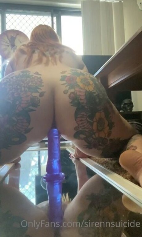 Nacktes geleaktes OnlyFans-Foto von Sirenn Suicide