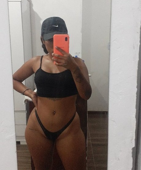 Nacktes geleaktes OnlyFans-Foto von Giovanna Santos