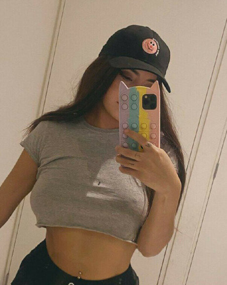 Nacktes geleaktes OnlyFans-Foto von Monywtflive