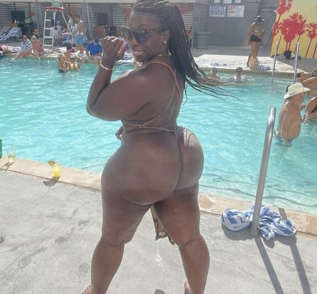 Nacktes geleaktes OnlyFans-Foto von Meshasmedusa