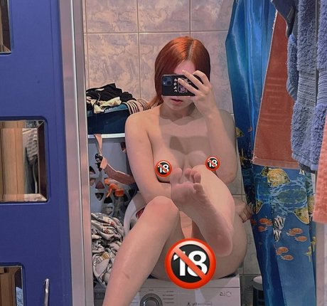 Nacktes geleaktes OnlyFans-Foto von Lisasweetbi