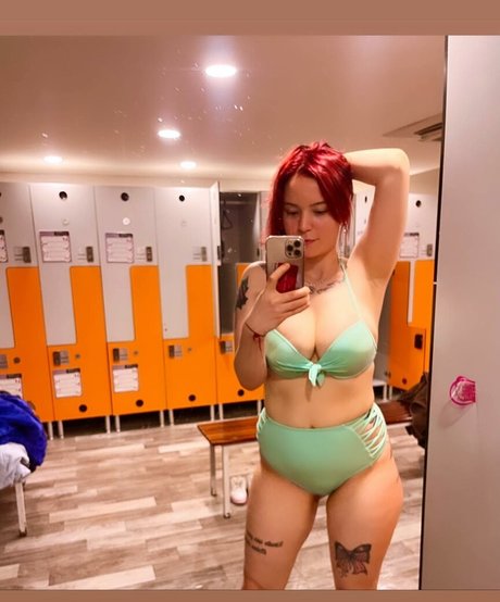 Nacktes geleaktes OnlyFans-Foto von Arzu Ylmaz