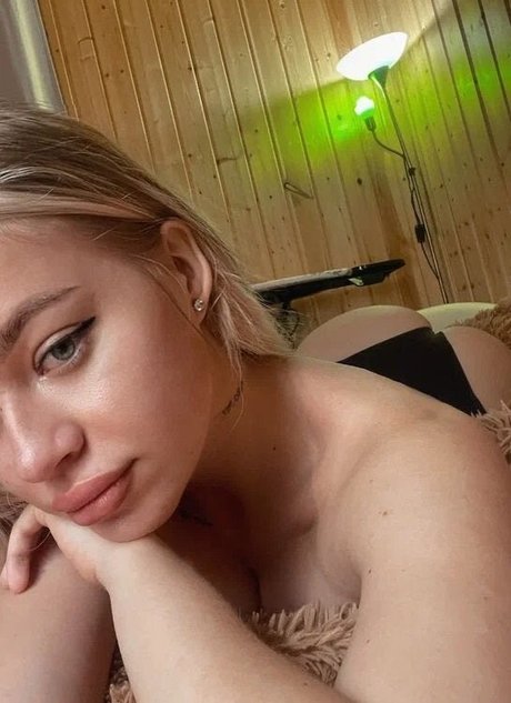 Nacktes geleaktes OnlyFans-Foto von Tweetytwist