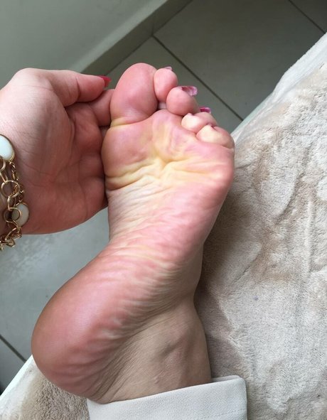 Nacktes geleaktes OnlyFans-Foto von Lyz Feet