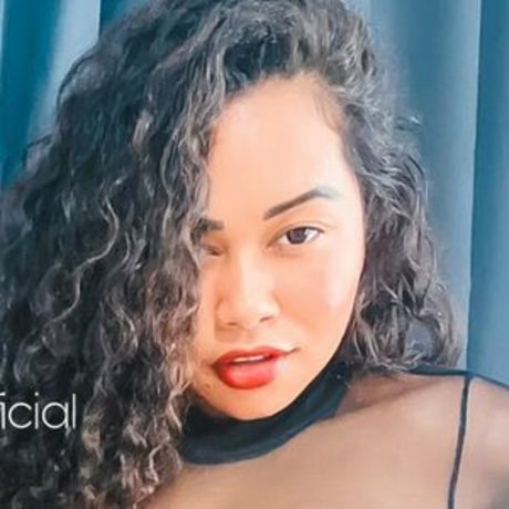 Nacktes geleaktes OnlyFans-Foto von Brune Chaude