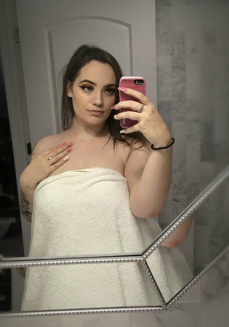Nacktes geleaktes OnlyFans-Foto von Hornythickkitten