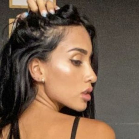 Nacktes geleaktes OnlyFans-Foto von Lizsteele