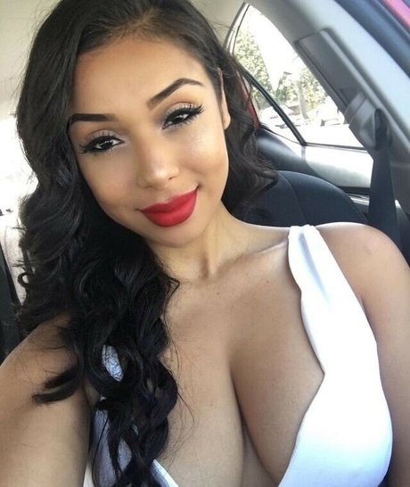 Nacktes geleaktes OnlyFans-Foto von Hellomissbianca