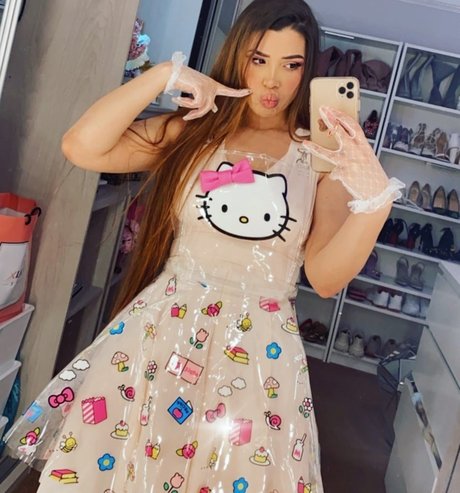 Mizz Ellaa Asmr