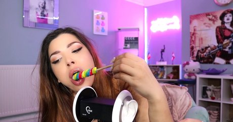 Mizz Ellaa Asmr