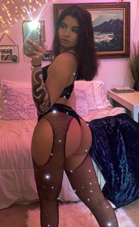 Nacktes geleaktes OnlyFans-Foto von Xoxosquirt