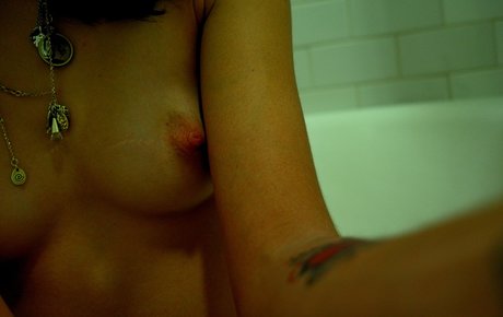 Nacktes geleaktes OnlyFans-Foto von Carly Foulkes