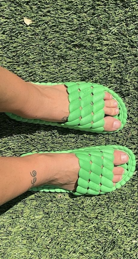 Nacktes geleaktes OnlyFans-Foto von Caitlin Stasey