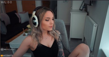 Nacktes geleaktes OnlyFans-Foto von Baffy