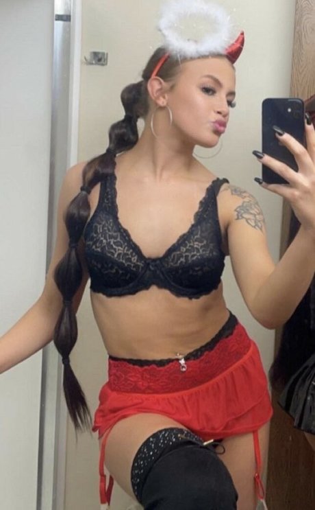 Nacktes geleaktes OnlyFans-Foto von Annalovesbanana