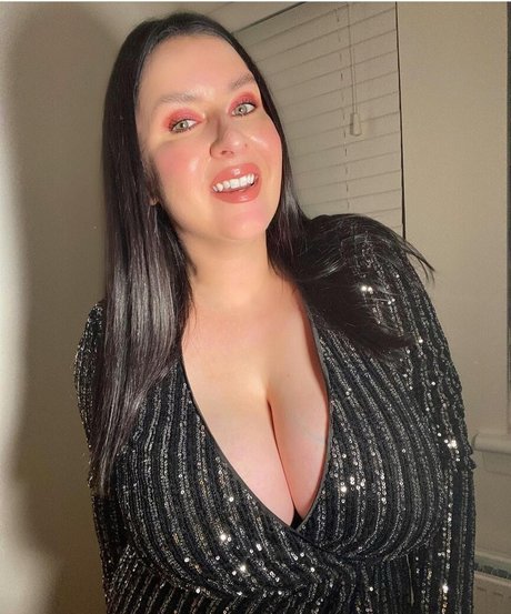 Nacktes geleaktes OnlyFans-Foto von Suzie Mac