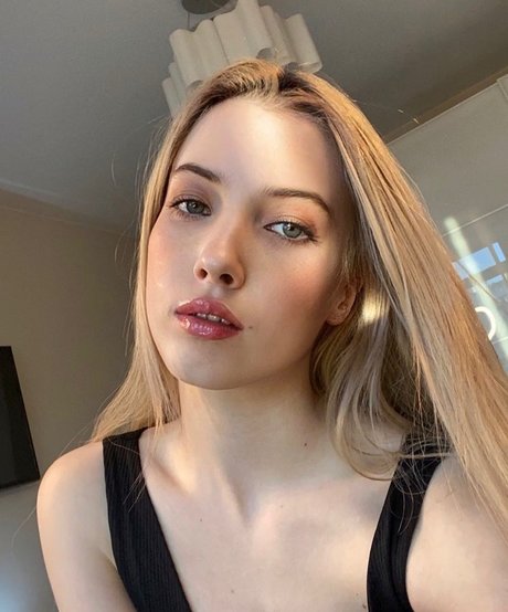 Nacktes geleaktes OnlyFans-Foto von Lexi Poy