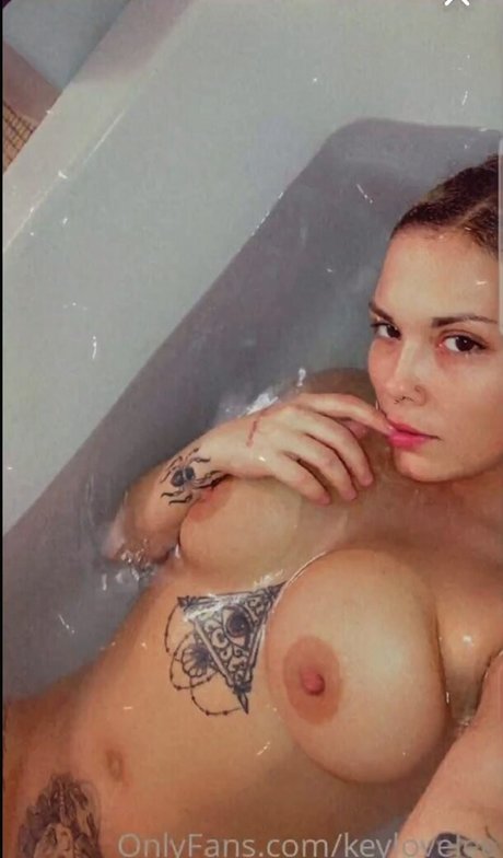 Nacktes geleaktes OnlyFans-Foto von Keylovelee
