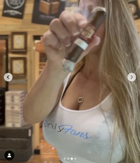 Nacktes geleaktes OnlyFans-Foto von Iheartcigars
