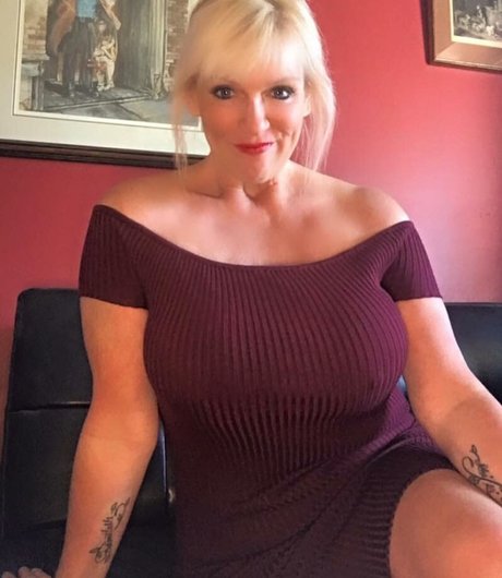 Sandie Lee