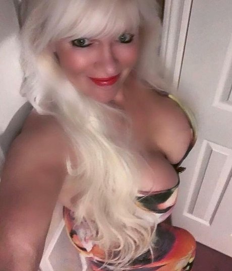 Nacktes geleaktes OnlyFans-Foto von Sandie Lee