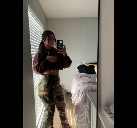 Nacktes geleaktes OnlyFans-Foto von Befcakemami