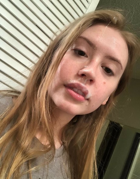Nacktes geleaktes OnlyFans-Foto von Hazelmarshall