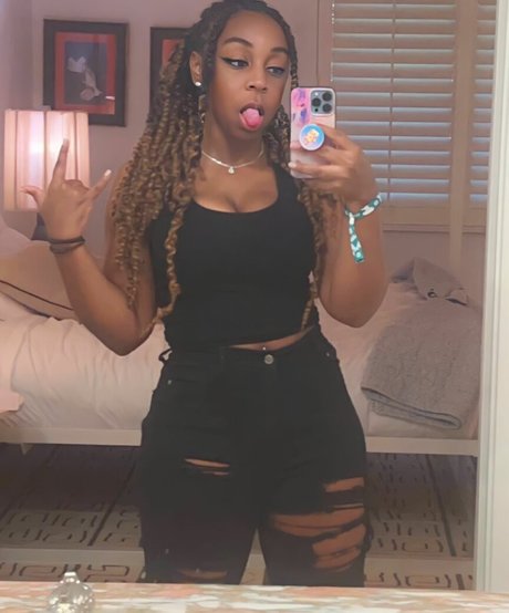 Nacktes geleaktes OnlyFans-Foto von Jazzygunz