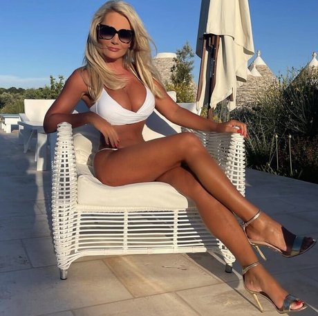 Nacktes geleaktes OnlyFans-Foto von Lenka Dragounova