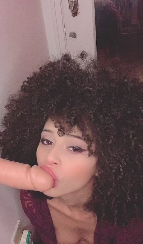 Nacktes geleaktes OnlyFans-Foto von Miss Flat