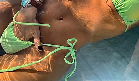 Nacktes geleaktes OnlyFans-Foto von Jackie Higdon