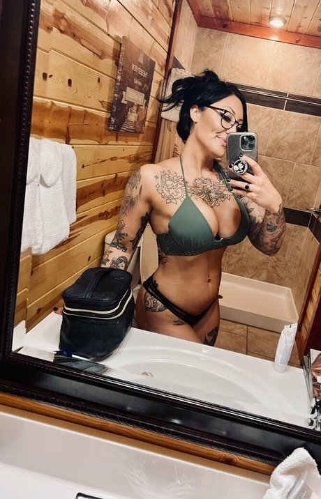 Nacktes geleaktes OnlyFans-Foto von Gothbarbie