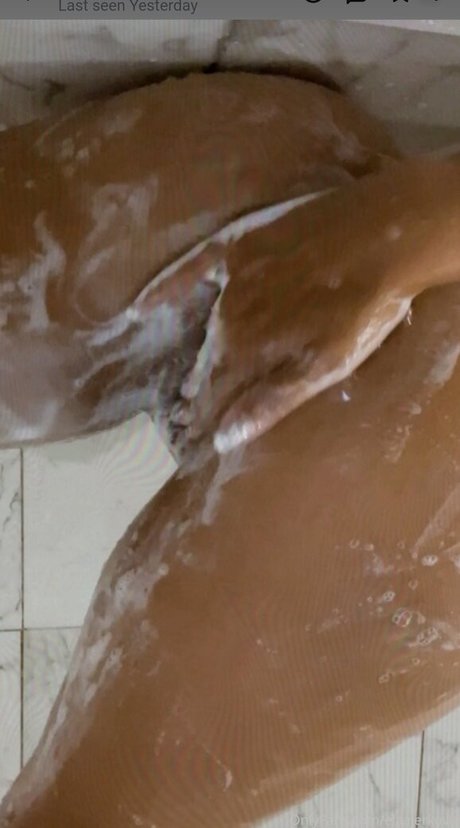 Nacktes geleaktes OnlyFans-Foto von Ela Jerkovic