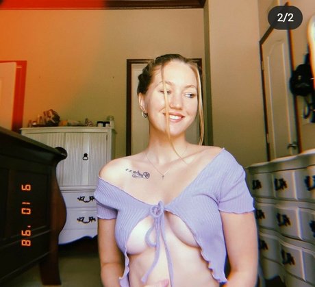 Nacktes geleaktes OnlyFans-Foto von Youronlyabsinthe