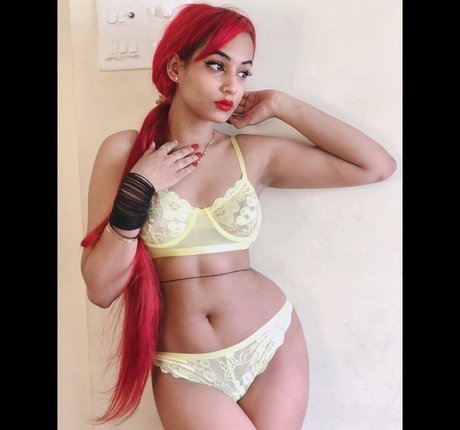 Nacktes geleaktes OnlyFans-Foto von Dilnoor Aka