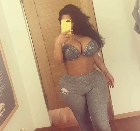 Nacktes geleaktes OnlyFans-Foto von Amanda Rose Teig
