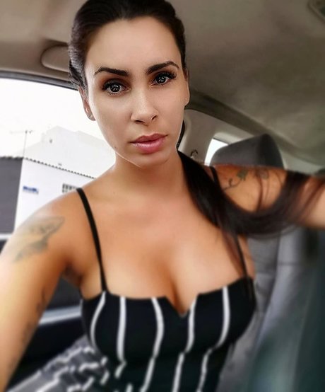 Nacktes geleaktes OnlyFans-Foto von Laura Ghon
