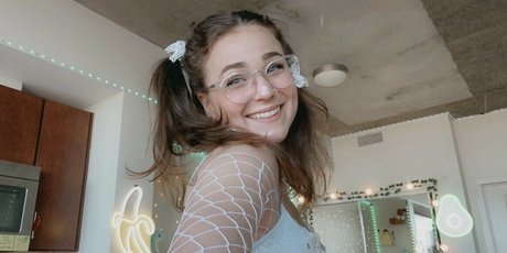 Nacktes geleaktes OnlyFans-Foto von Butternutgiraffe