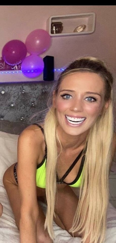 Nacktes geleaktes OnlyFans-Foto von Kirstybrightmore