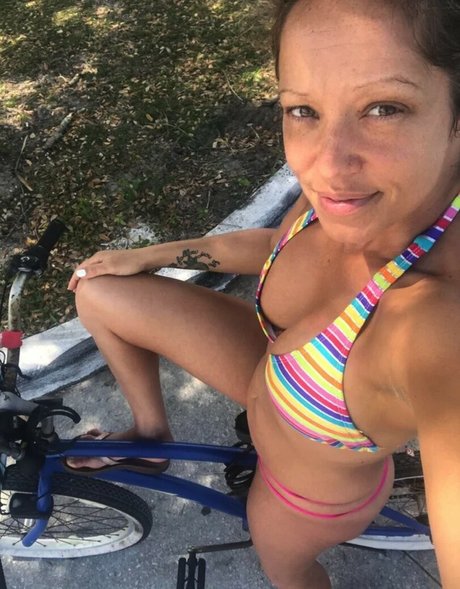 Nacktes geleaktes OnlyFans-Foto von Holisticstripperchef