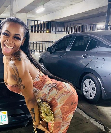 Nacktes geleaktes OnlyFans-Foto von Shacarri Richardson