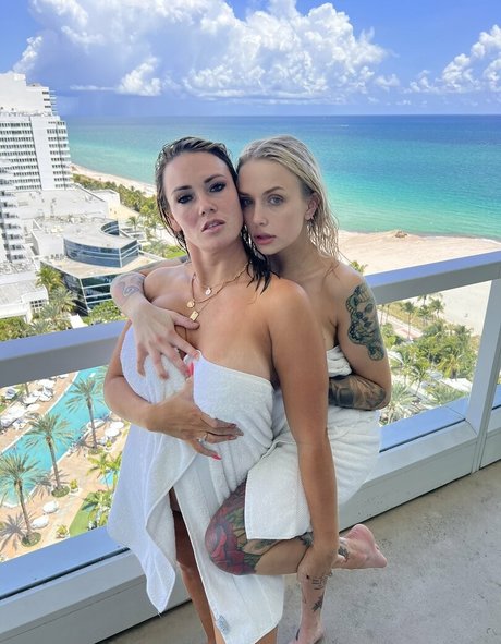 Nacktes geleaktes OnlyFans-Foto von Hisnherobsessions