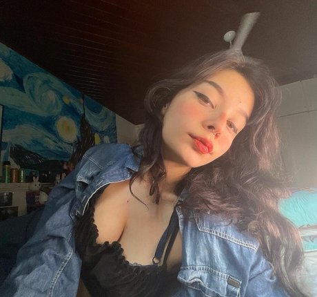Nacktes geleaktes OnlyFans-Foto von Analia Shimizu