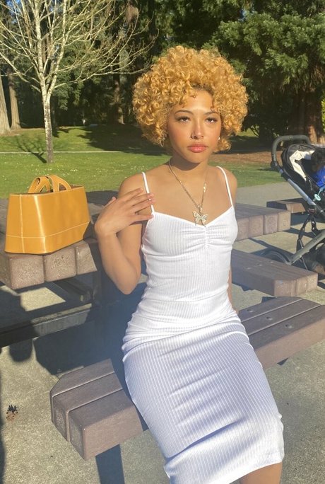 Nacktes geleaktes OnlyFans-Foto von Maricalamariii