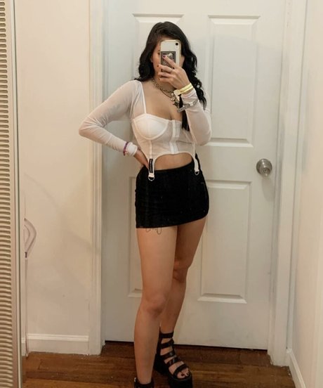 Nacktes geleaktes OnlyFans-Foto von Mysticbookangel